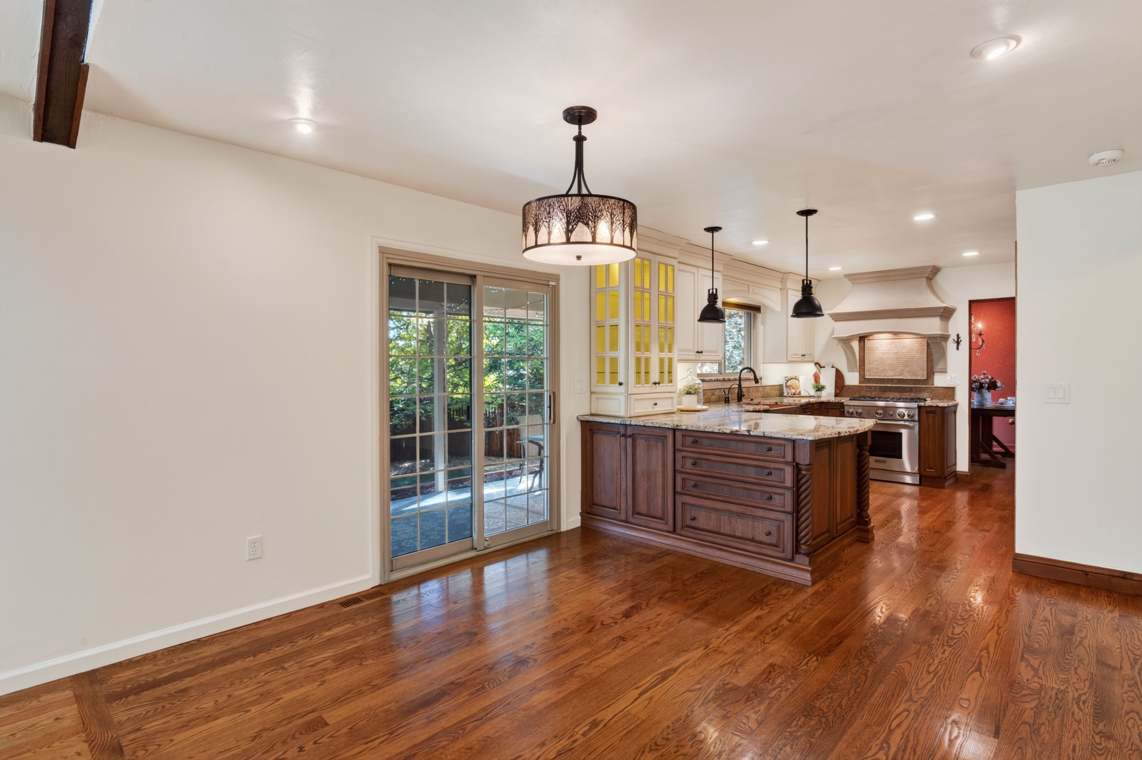  Unique Kitchen & Vaulted Beamed Room Near Cherry Creek State Park Retreat - 物件實景