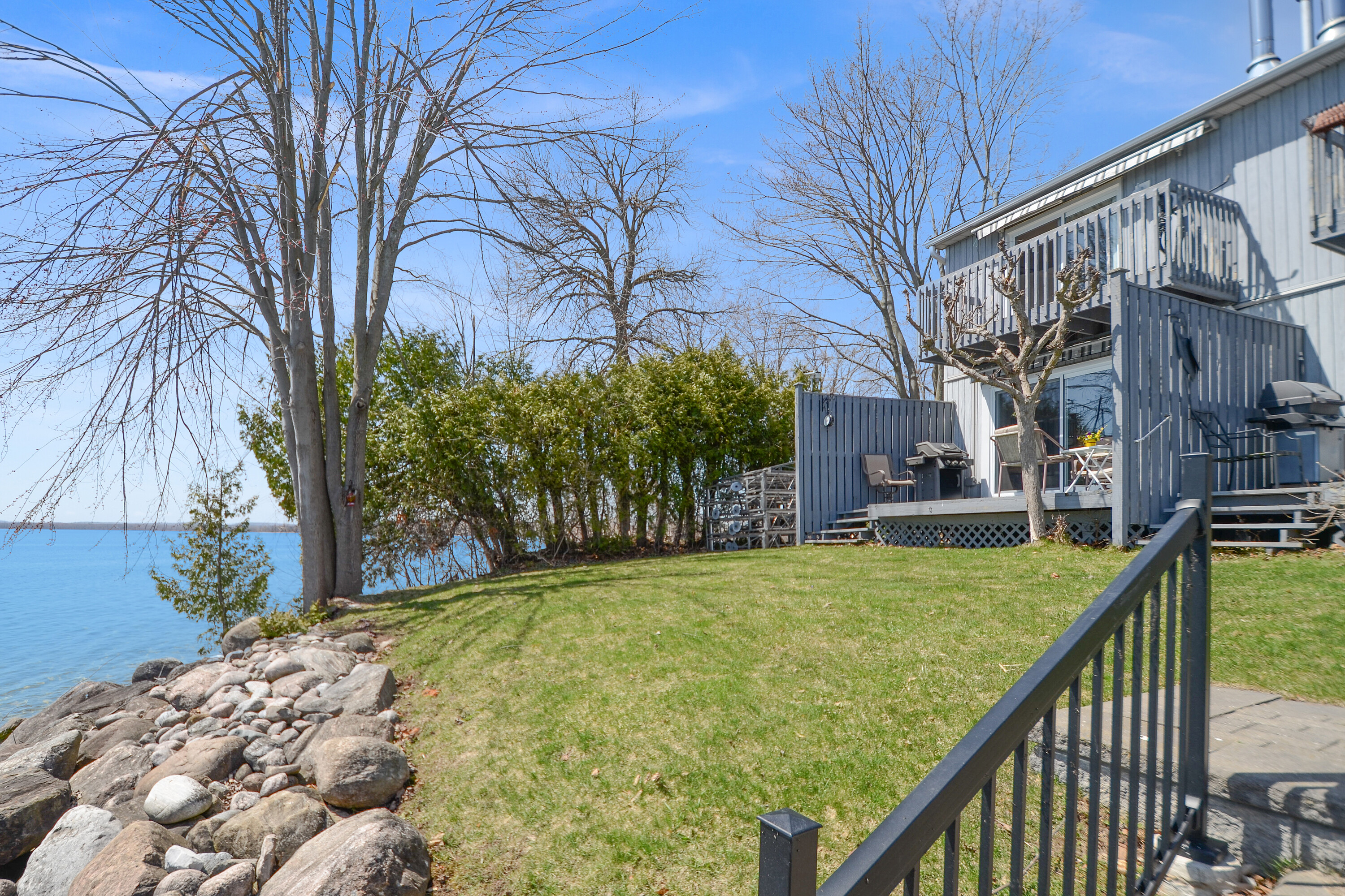  Rare Lakefront Living - 物件實景