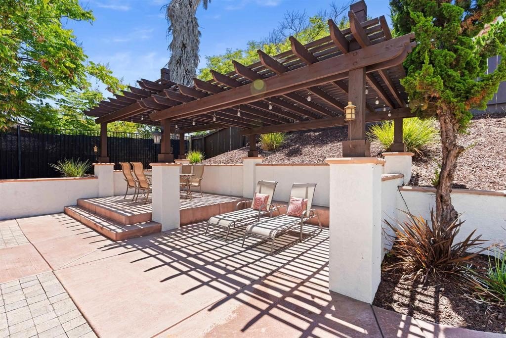 Chula Vista, California, 91910, United States, 5 Bedrooms Bedrooms, ,6 BathroomsBathrooms,Residential,For Sale,1996956