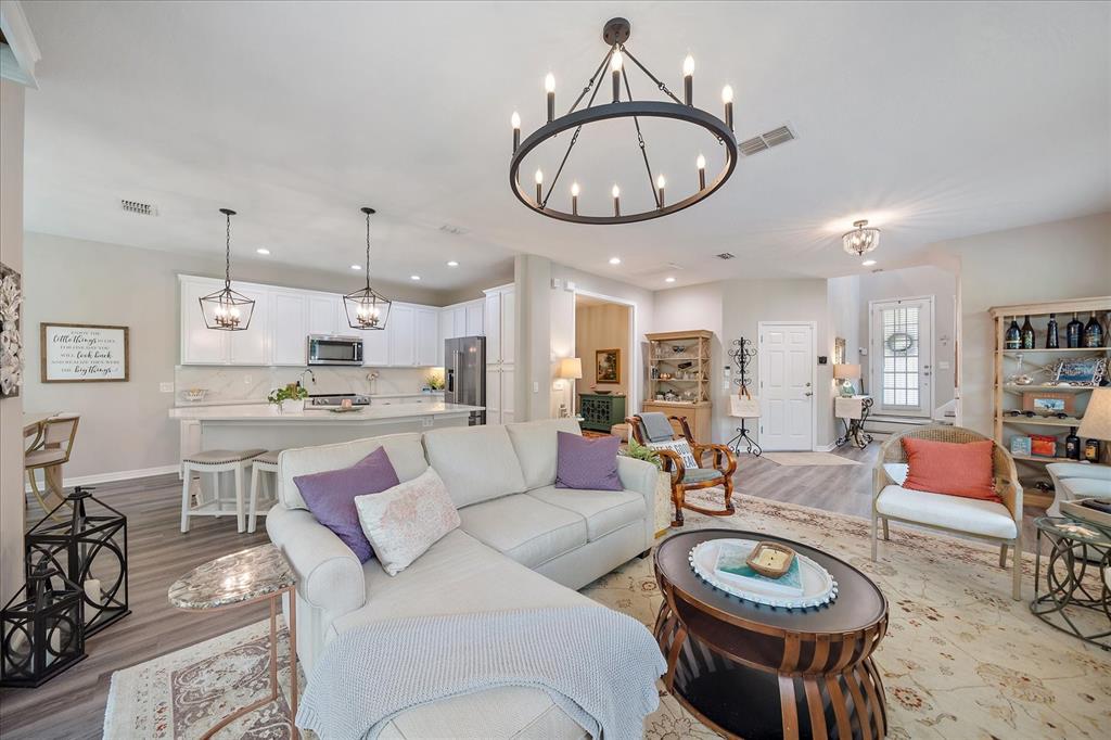 Sarasota, Florida, 34243, United States, 3 Bedrooms Bedrooms, ,3 BathroomsBathrooms,Residential,For Sale,1885250