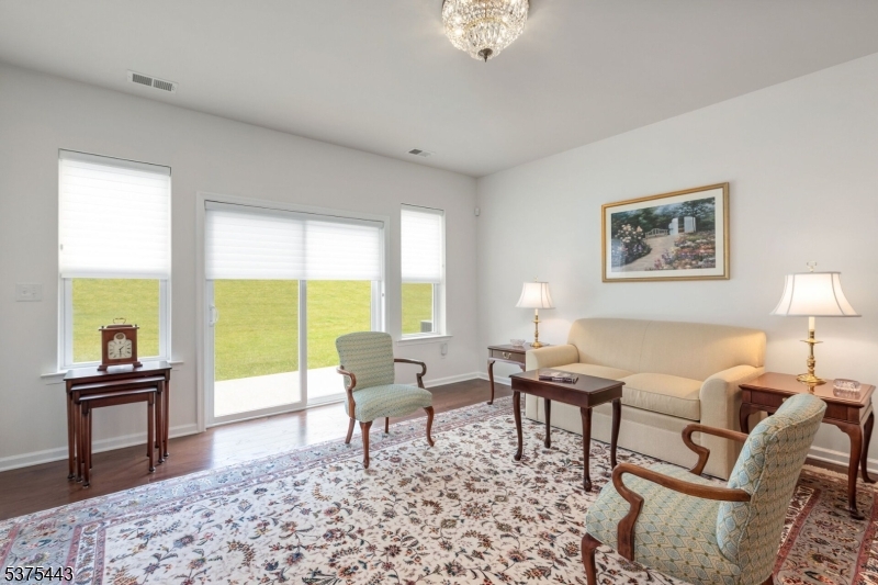 Florham Park Boro, New Jersey, 07932, United States, 2 Bedrooms Bedrooms, ,3 BathroomsBathrooms,Residential,For Sale,1917445