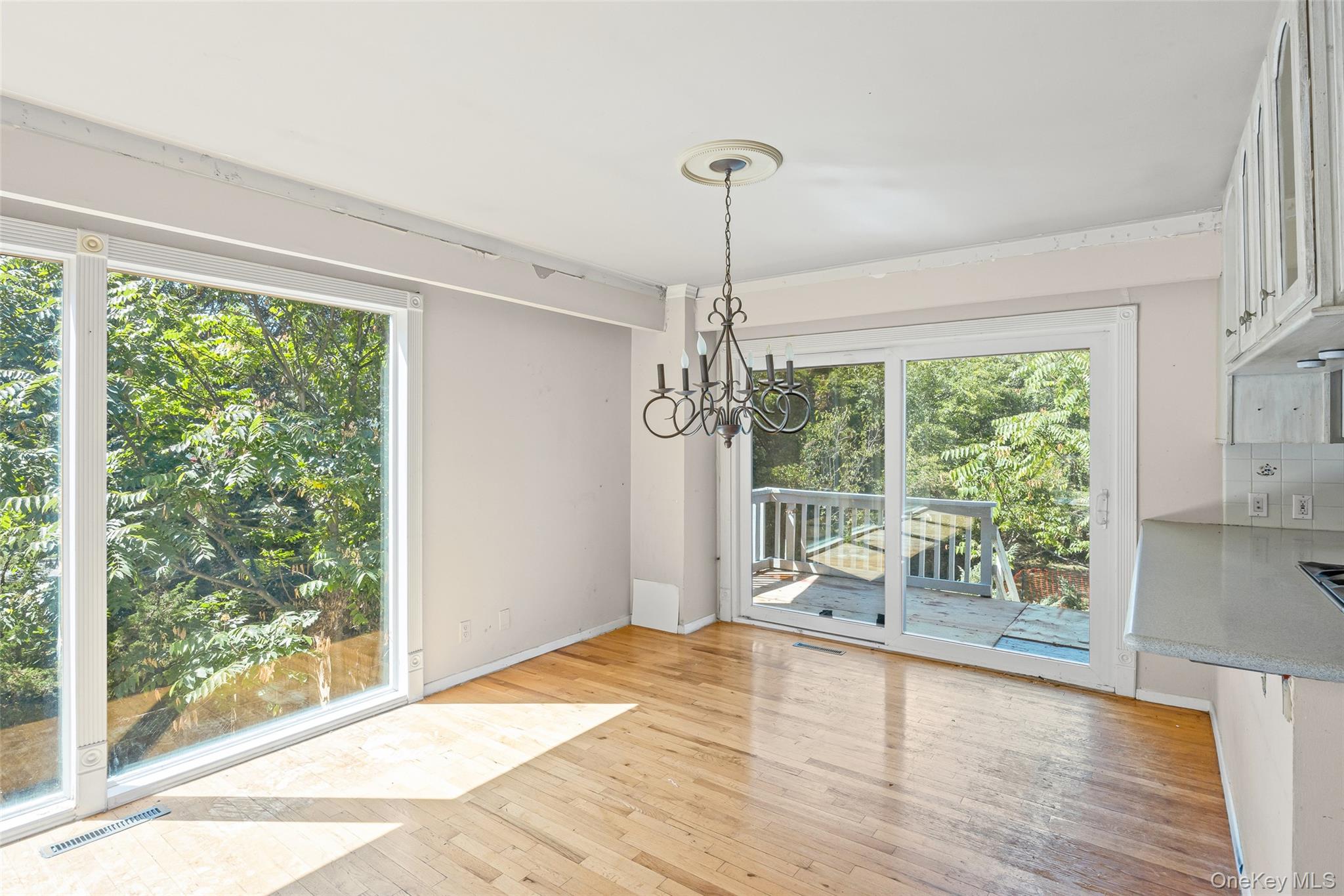 Asharoken, New York, 11768, United States, 4 Bedrooms Bedrooms, ,3 BathroomsBathrooms,Residential,For Sale,1973791
