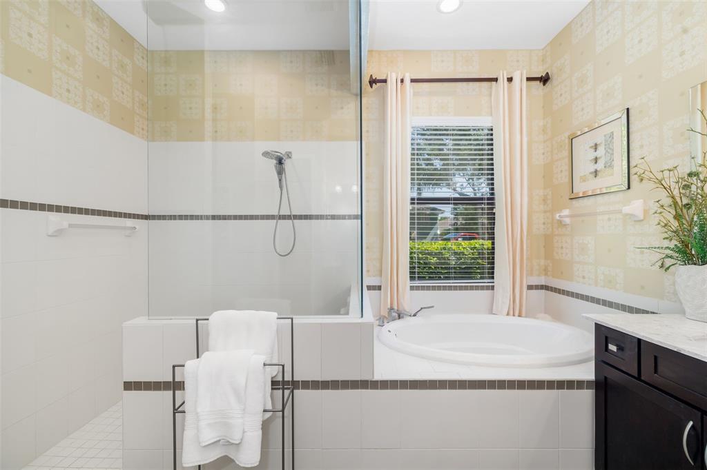Bradenton, Florida, 34212, United States, 4 Bedrooms Bedrooms, ,5 BathroomsBathrooms,Residential,For Sale,1856587