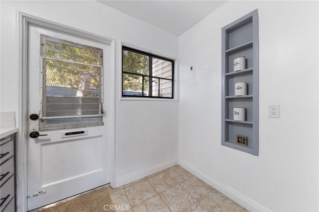 5162 Village Green #96, Los Angeles, California, 90016, United States, 2 Bedrooms Bedrooms, ,1 BathroomBathrooms,Residential,For Sale,5162 Village Green #96,1649469