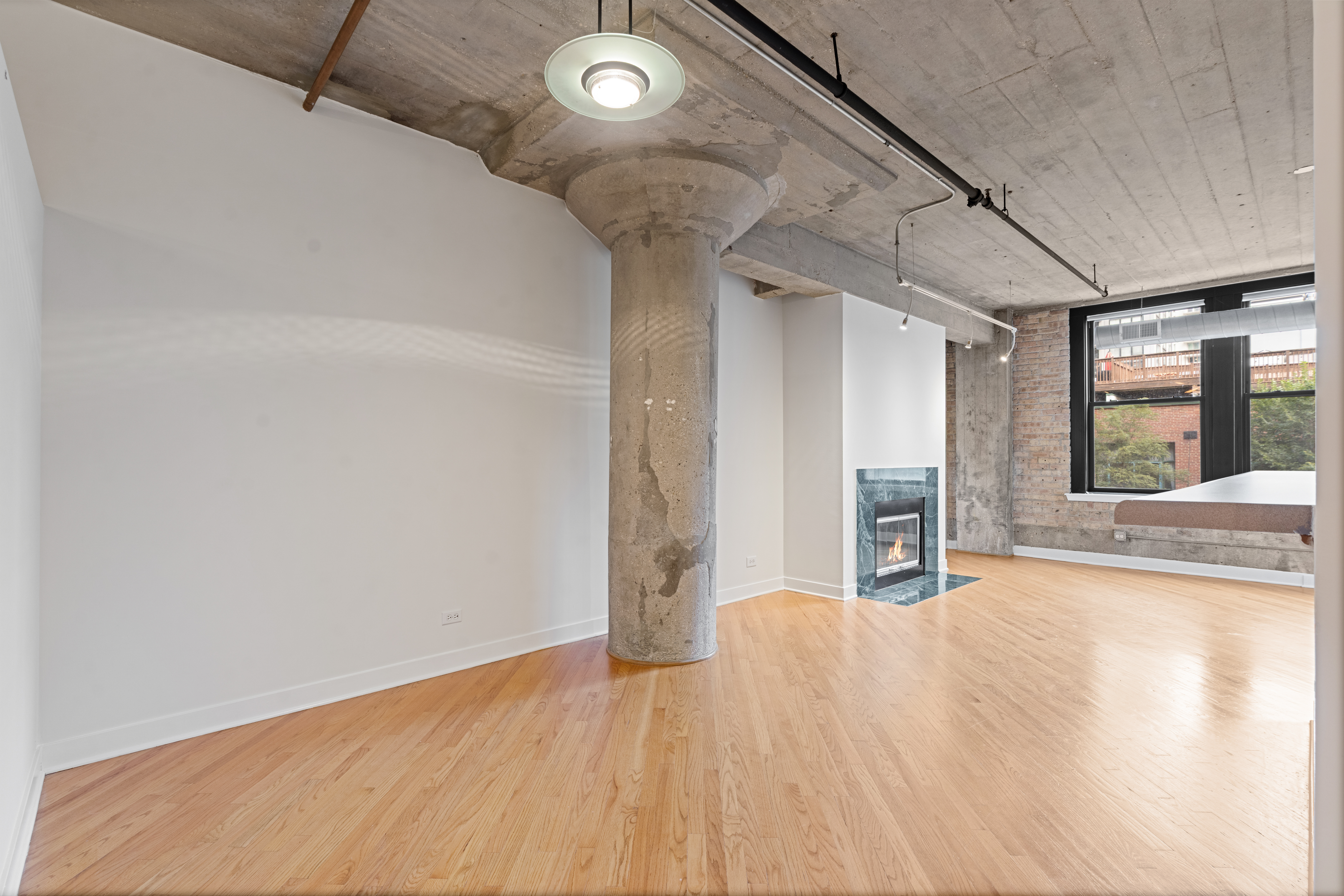  Stunning 2-bedroom, 2-bath Loft in the Heart of River North - 物件實景