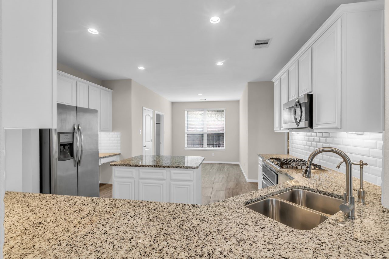 Conroe, Texas, 77384, United States, 4 Bedrooms Bedrooms, ,4 BathroomsBathrooms,Residential,For Sale,1995789