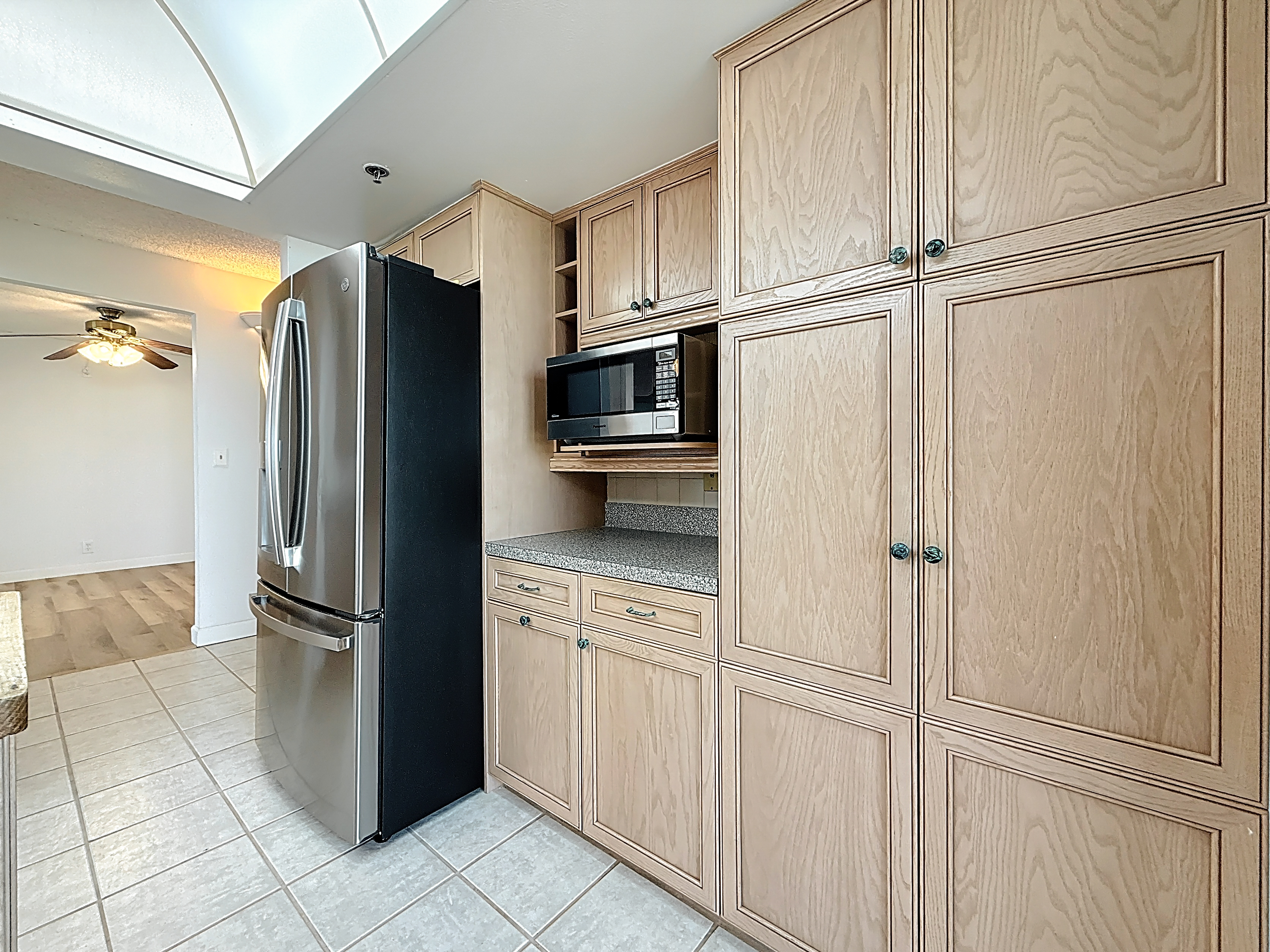 Treasure Island, Florida, 33706, United States, 3 Bedrooms Bedrooms, ,3 BathroomsBathrooms,Residential,For Sale,1983307