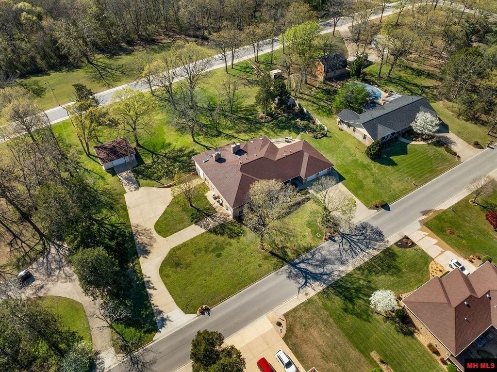 Mountain Home, Arkansas, 72653, United States, 3 Bedrooms Bedrooms, ,4 BathroomsBathrooms,Residential,For Sale,2036578