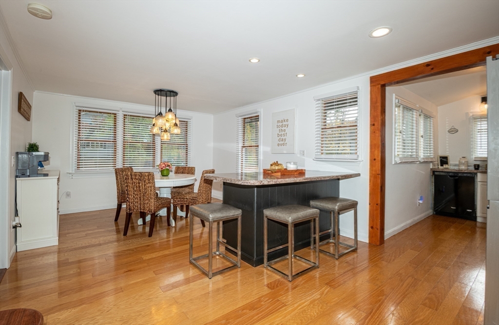 Middleton, Massachusetts, 01949, United States, 3 Bedrooms Bedrooms, ,1 BathroomBathrooms,Residential,For Sale,1982114