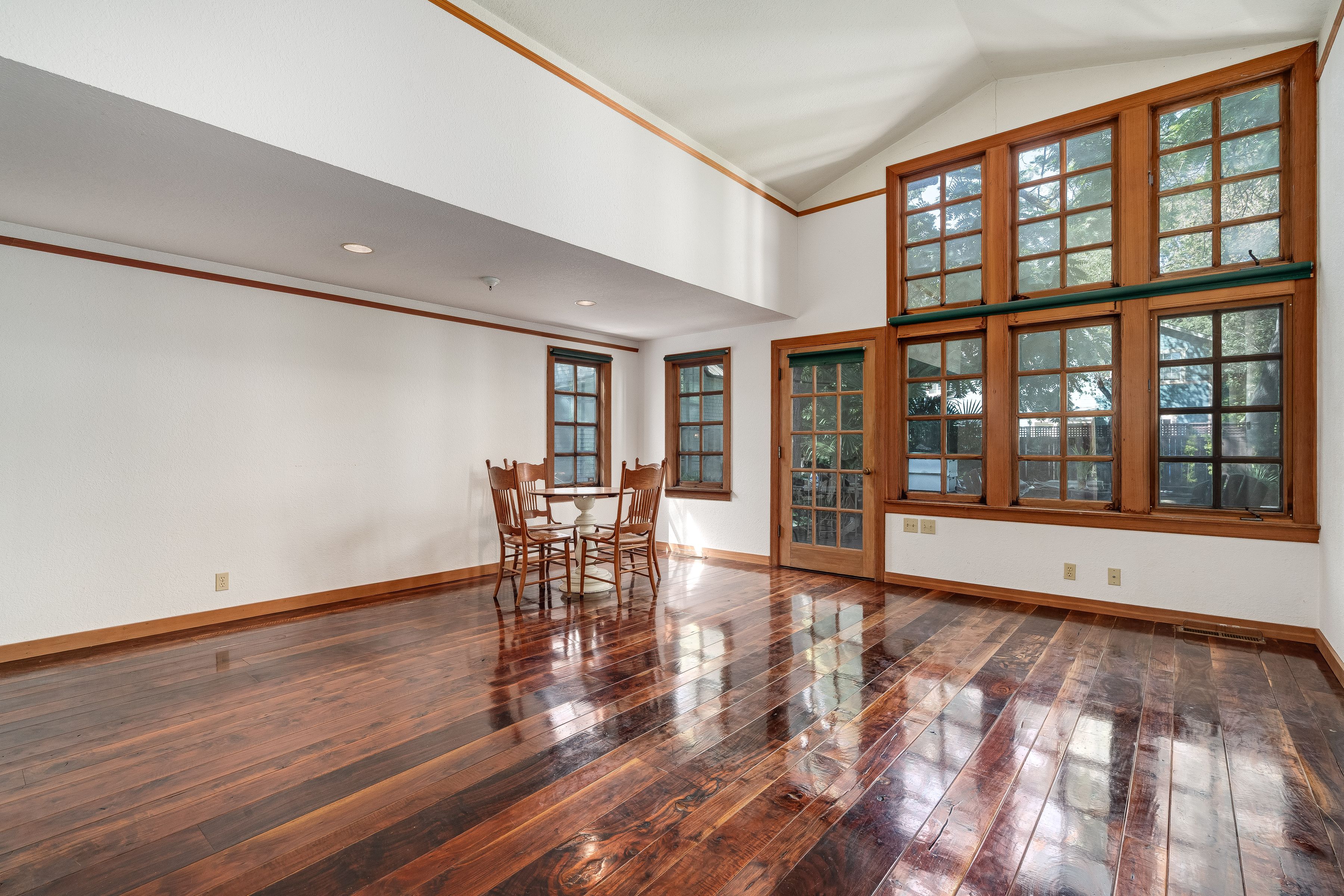  6641-6641A Yount Street - 物件實景
