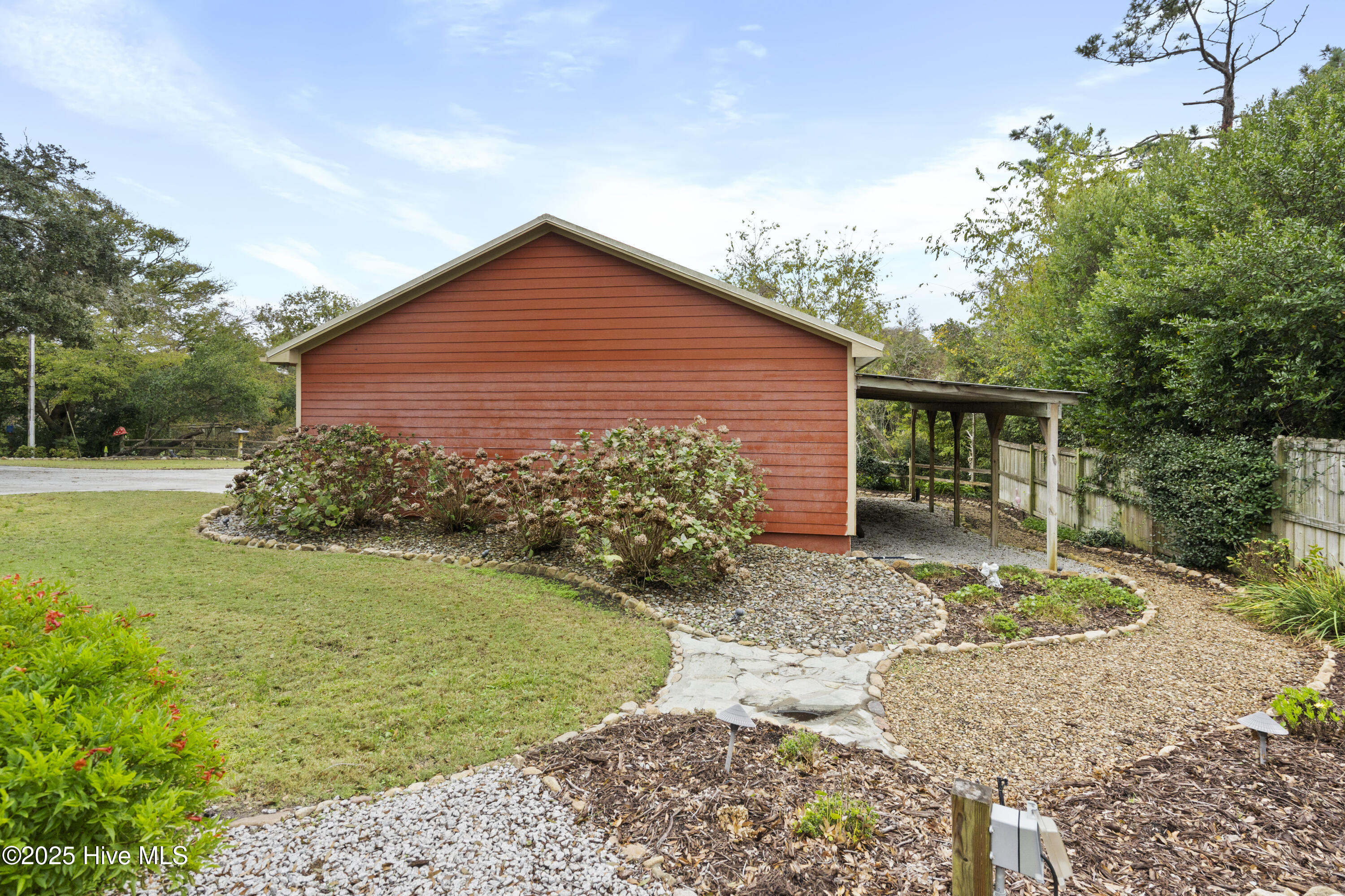 Emerald Isle, North Carolina, 28594, United States, 3 Bedrooms Bedrooms, ,3 BathroomsBathrooms,Residential,For Sale,1991113