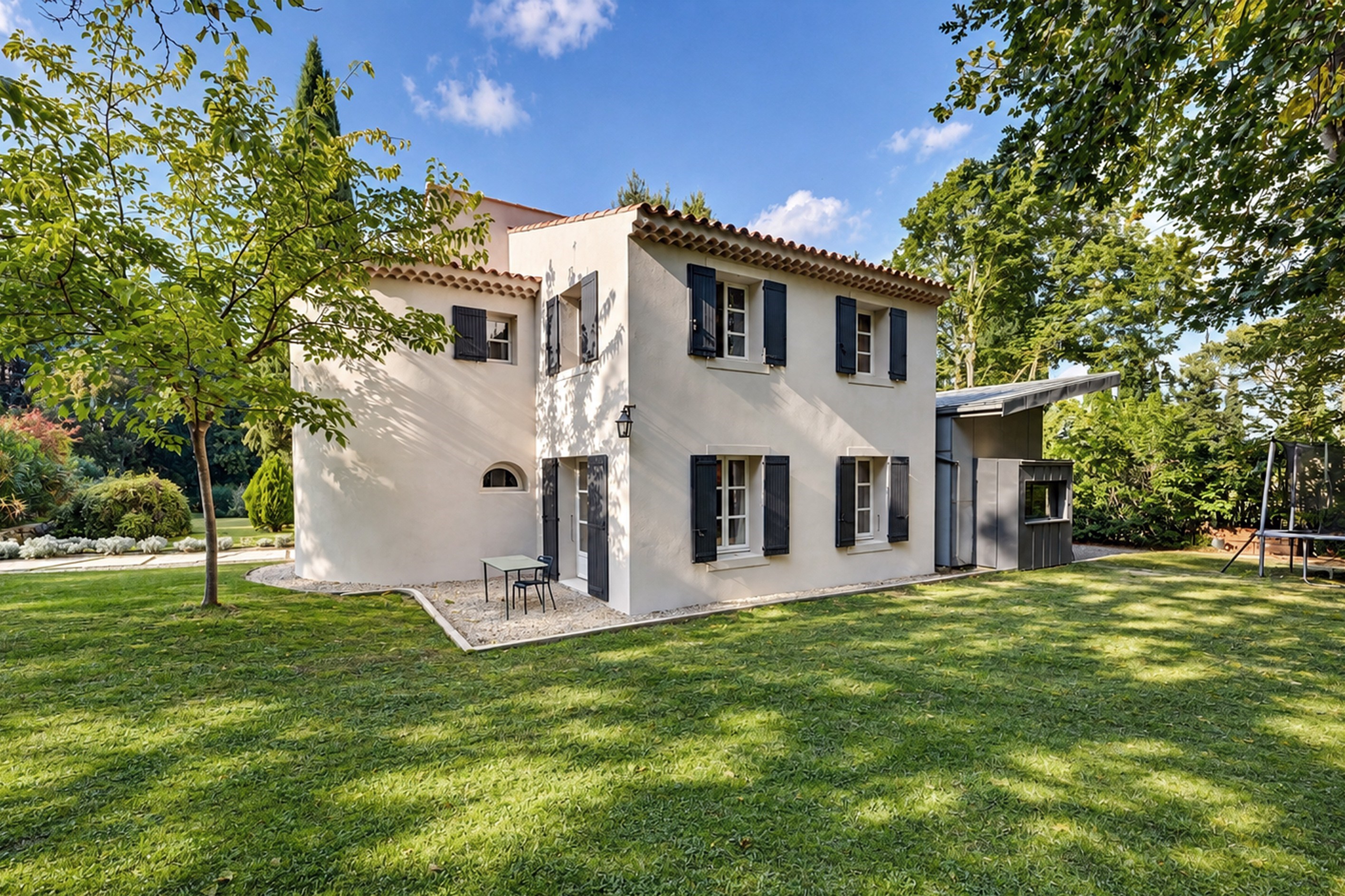  Elegant family estate with 6 suites, guest house, swimming pool, and outbuildin… - 物件實景