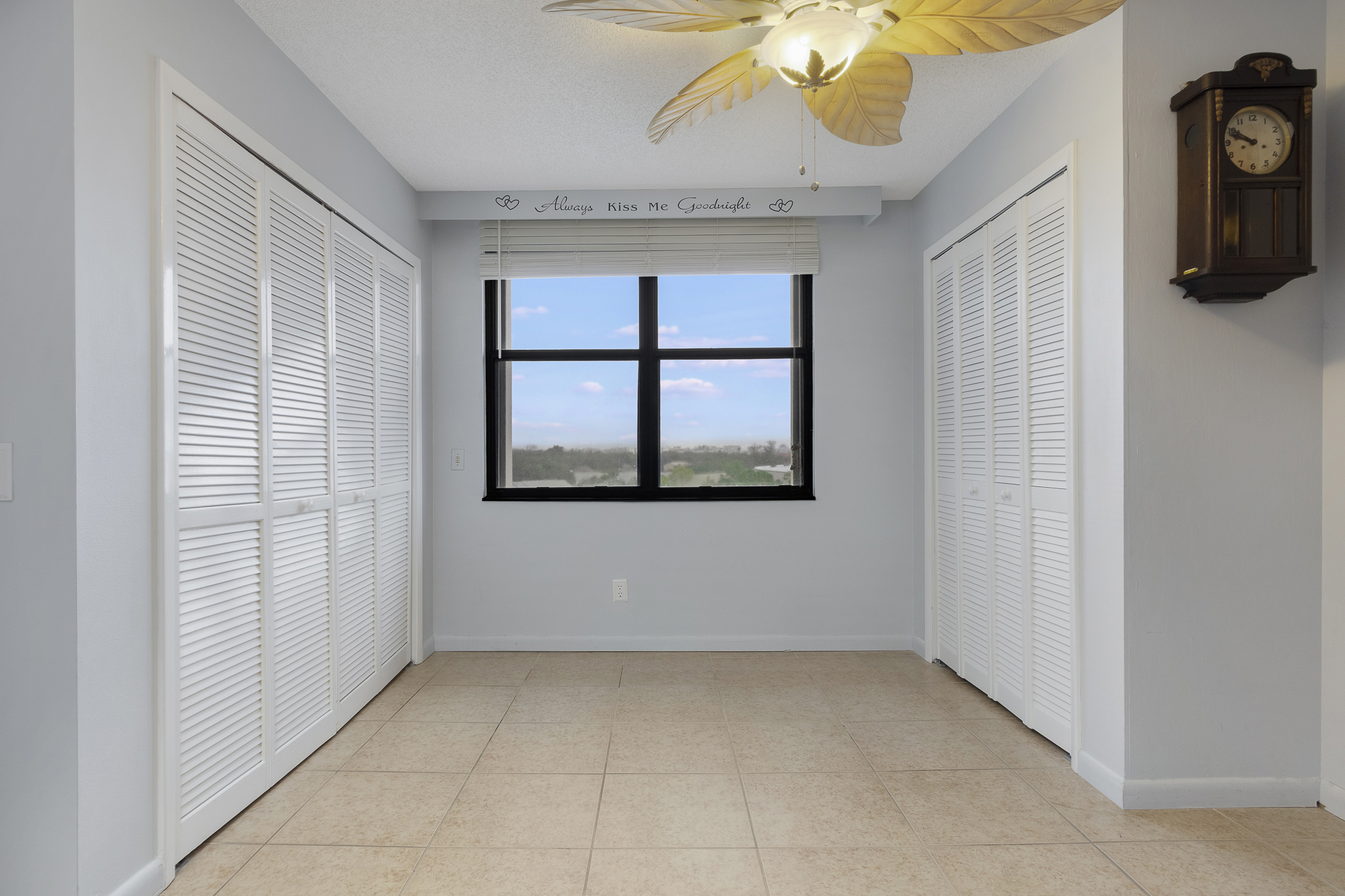 Largo, Florida, 33774, United States, 2 Bedrooms Bedrooms, ,2 BathroomsBathrooms,Residential,For Sale,1944819