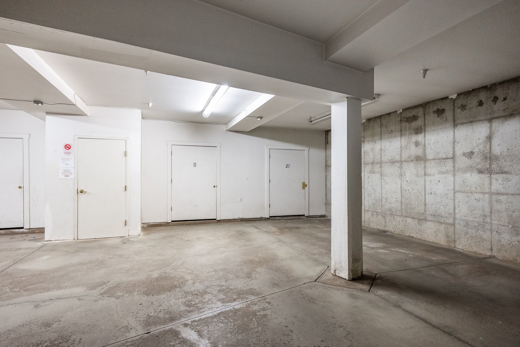  Light Filled Open Floor Plan with Seamless Access to Outdoor Space - 物件實景