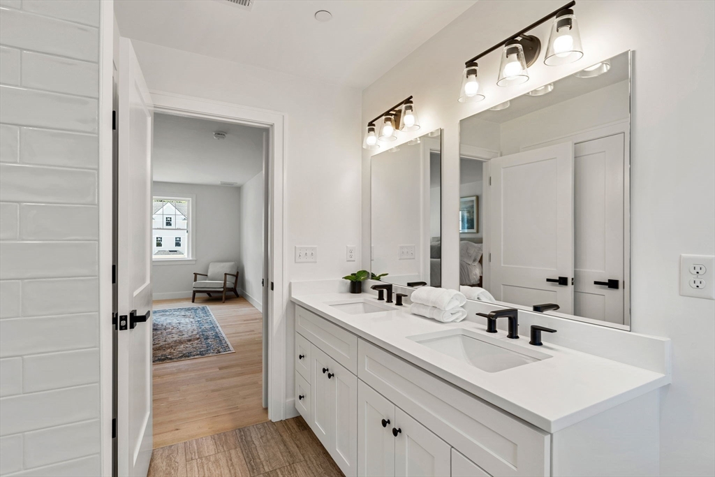 Haverhill, Massachusetts, 01832, United States, 3 Bedrooms Bedrooms, ,4 BathroomsBathrooms,Residential,For Sale,1827330