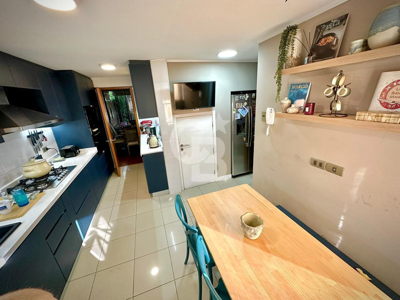 Lo Barnechea, Chile, 5 Bedrooms Bedrooms, ,5 BathroomsBathrooms,Residential,For Sale,1986554