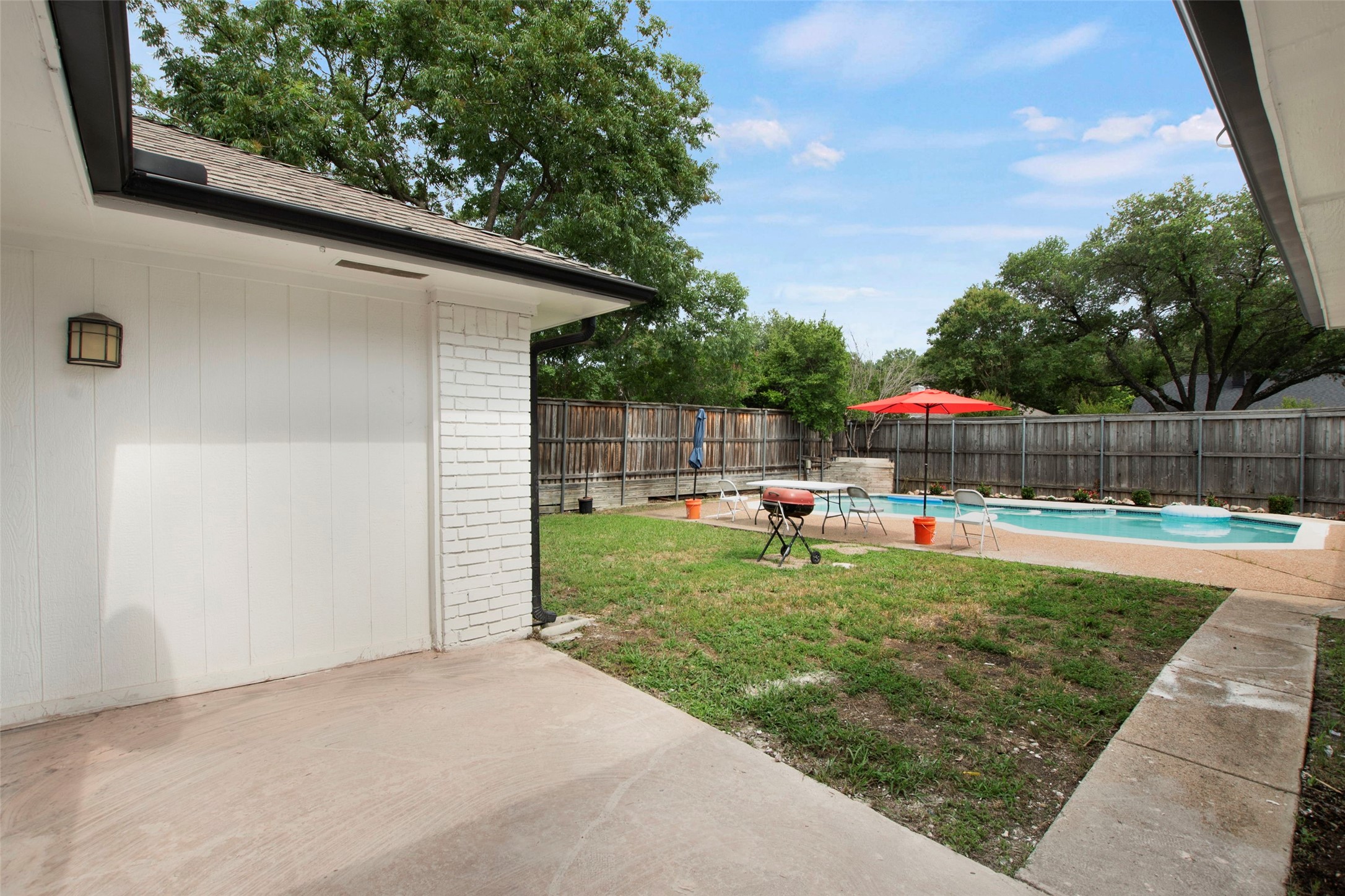 Dallas, Texas, 75243, United States, 5 Bedrooms Bedrooms, ,3 BathroomsBathrooms,Residential,For Sale,1847353