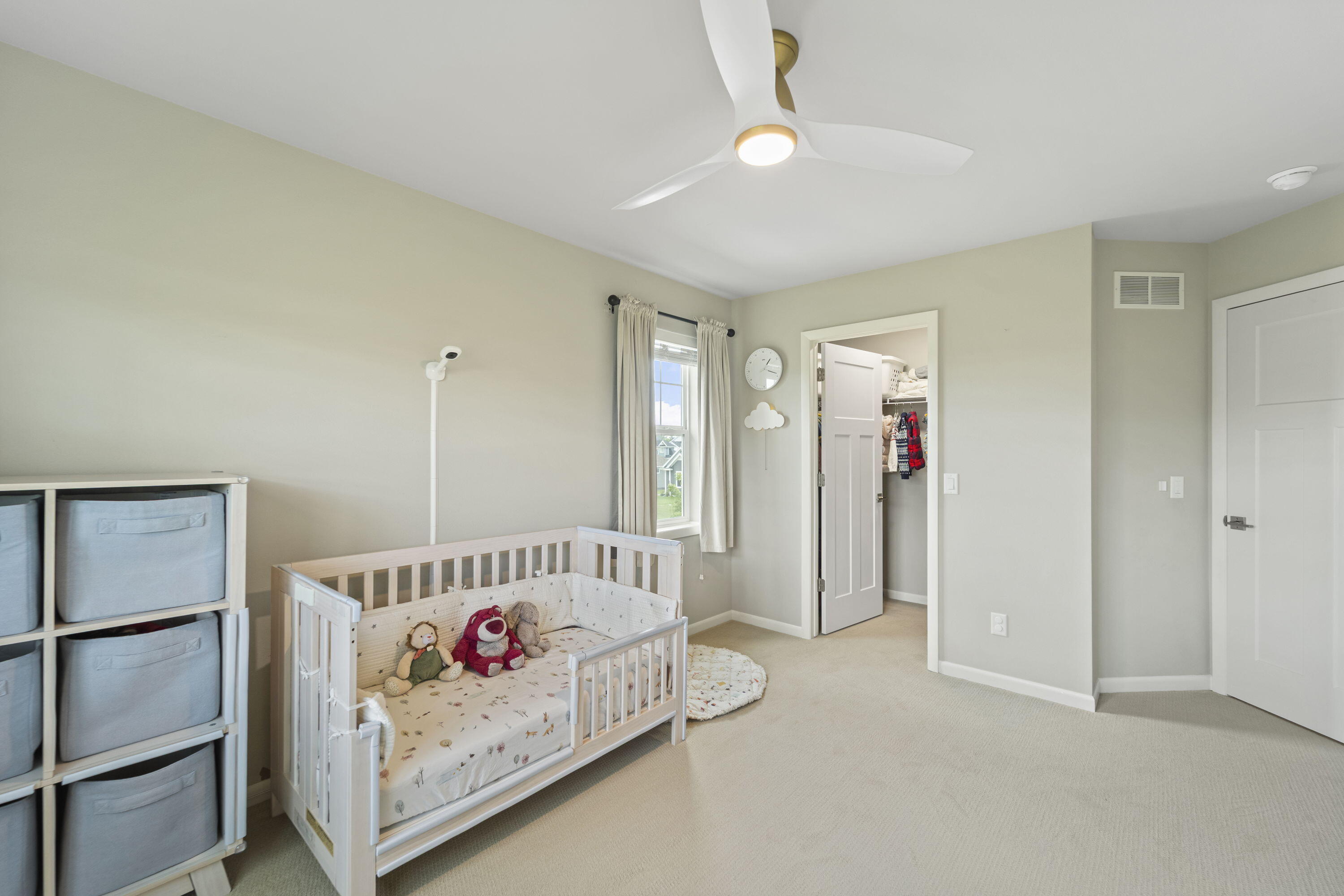 Mequon, Wisconsin, 53097, United States, 5 Bedrooms Bedrooms, ,4 BathroomsBathrooms,Residential,For Sale,1932349