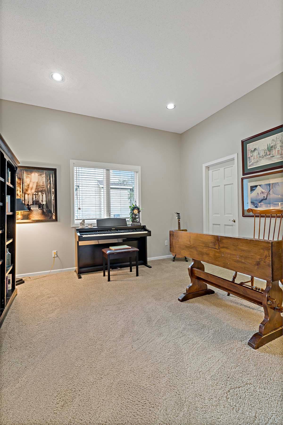 Burnsville, Minnesota, 55306, United States, 5 Bedrooms Bedrooms, ,3 BathroomsBathrooms,Residential,For Sale,1924663