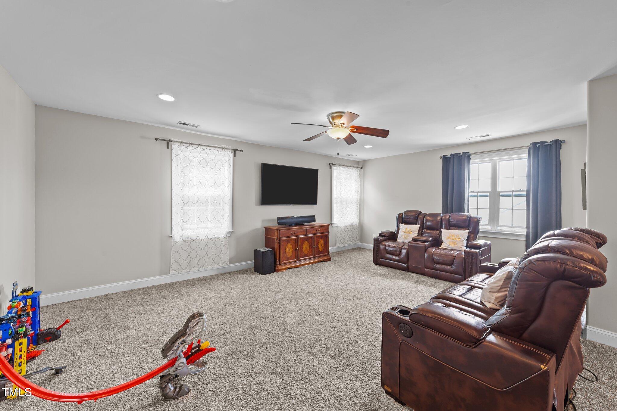 Clayton, North Carolina, 27527, United States, 4 Bedrooms Bedrooms, ,4 BathroomsBathrooms,Residential,For Sale,1920884