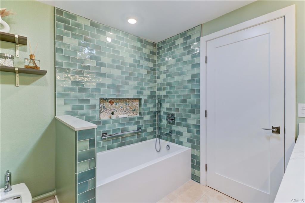 Laguna Woods, California, CA, United States, 2 Bedrooms Bedrooms, ,Residential,For Sale,2006488