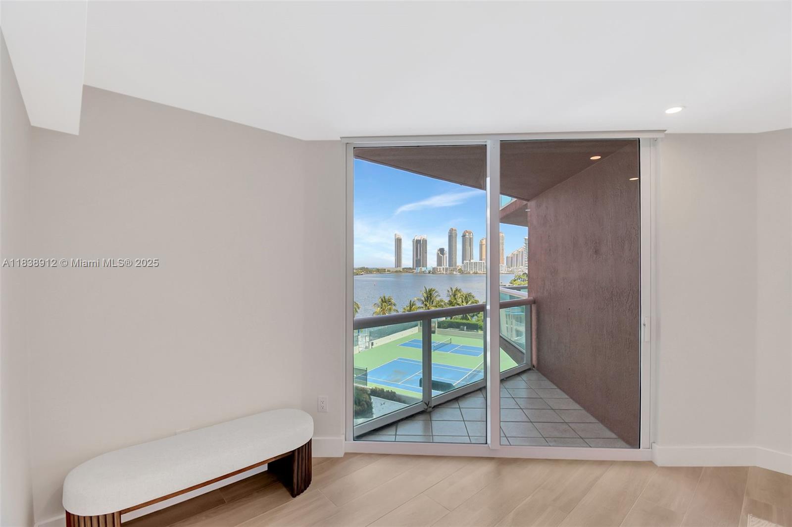 Aventura, Florida, 33180, United States, 2 Bedrooms Bedrooms, ,3 BathroomsBathrooms,Residential,For Sale,1910809