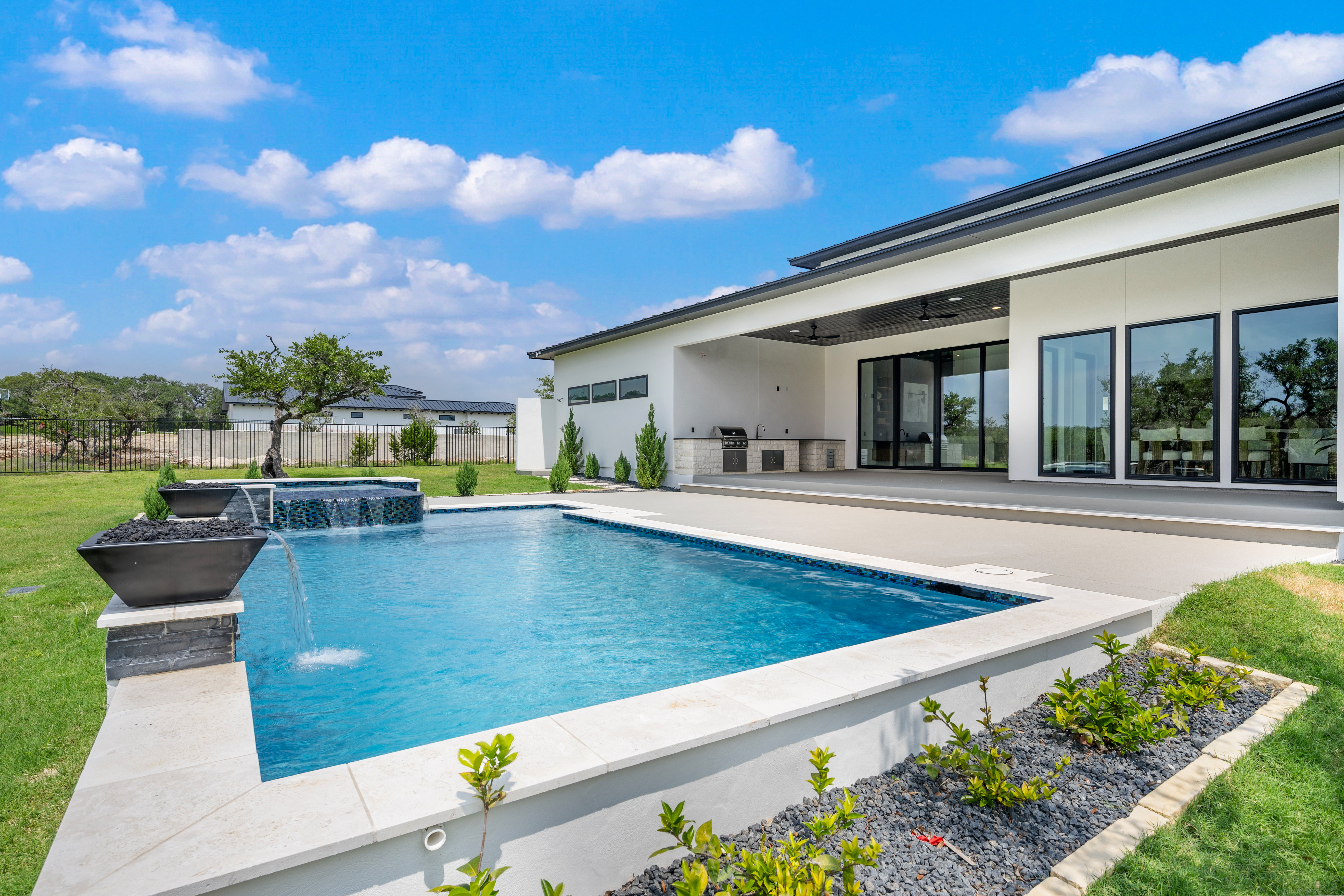  Modern Luxury on 1 Acre - 物件實景