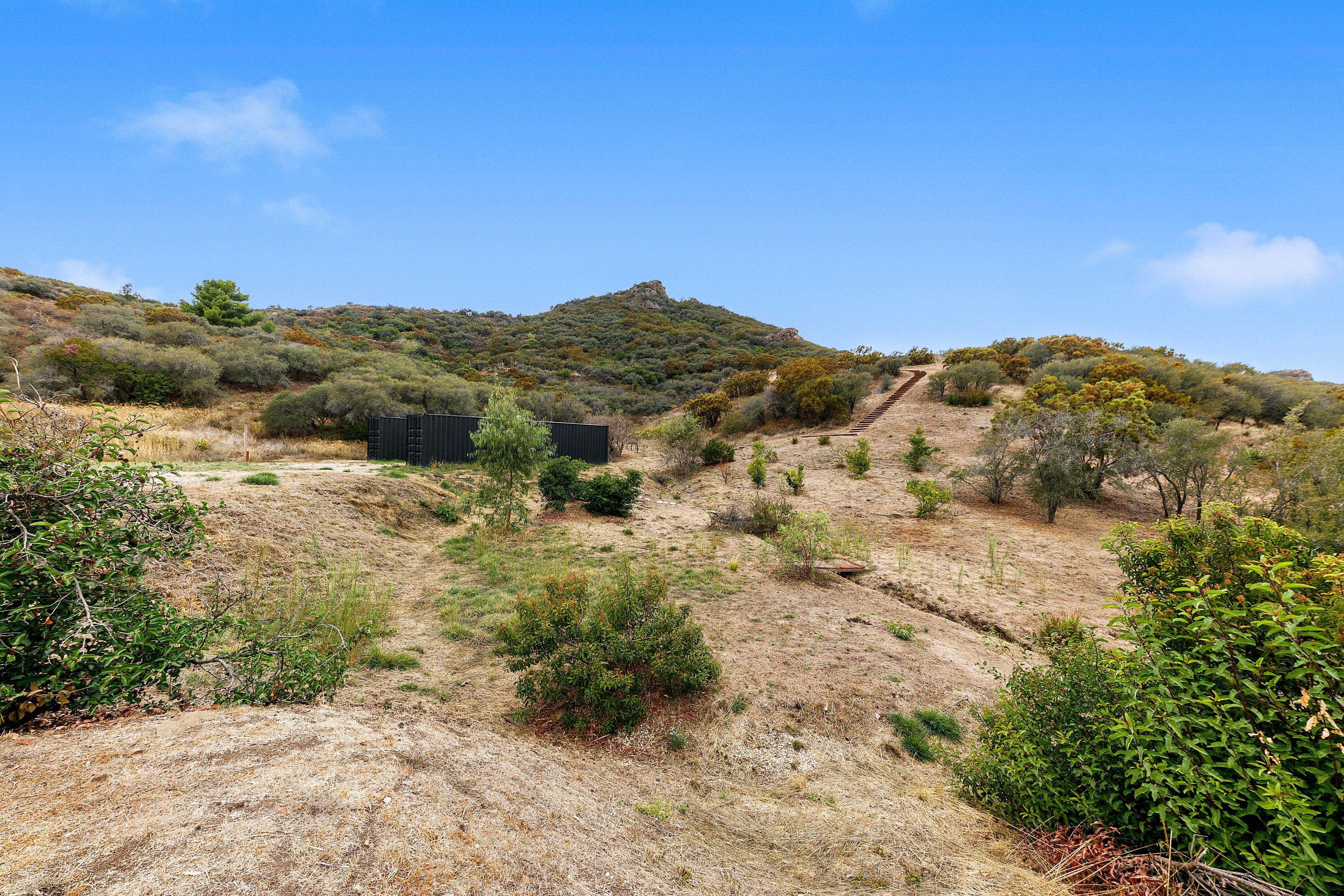  14613 Yerba Buena Rd - 物件實景