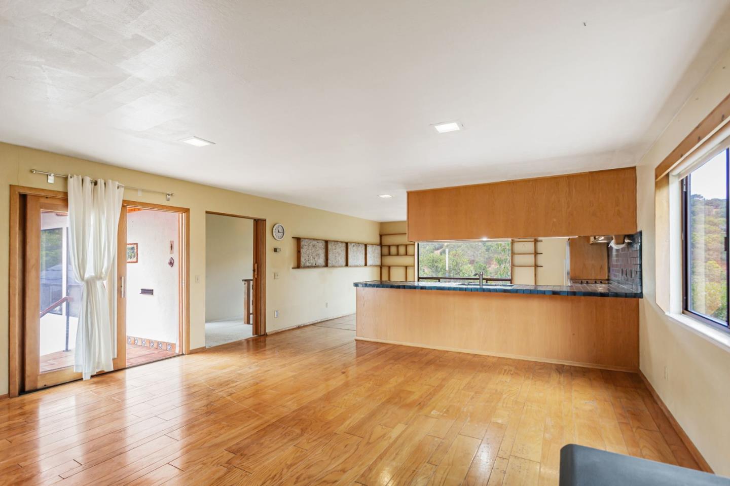 Salinas, California, 93908, United States, 5 Bedrooms Bedrooms, ,4 BathroomsBathrooms,Residential,For Sale,1901072