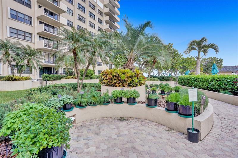 Lauderdale By The Sea, Florida, 33308, United States, 2 Bedrooms Bedrooms, ,2 BathroomsBathrooms,Residential,For Sale,1898422