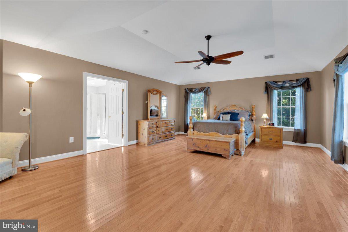 Hamilton, Virginia, 20158, United States, 4 Bedrooms Bedrooms, ,5 BathroomsBathrooms,Residential,For Sale,1987096