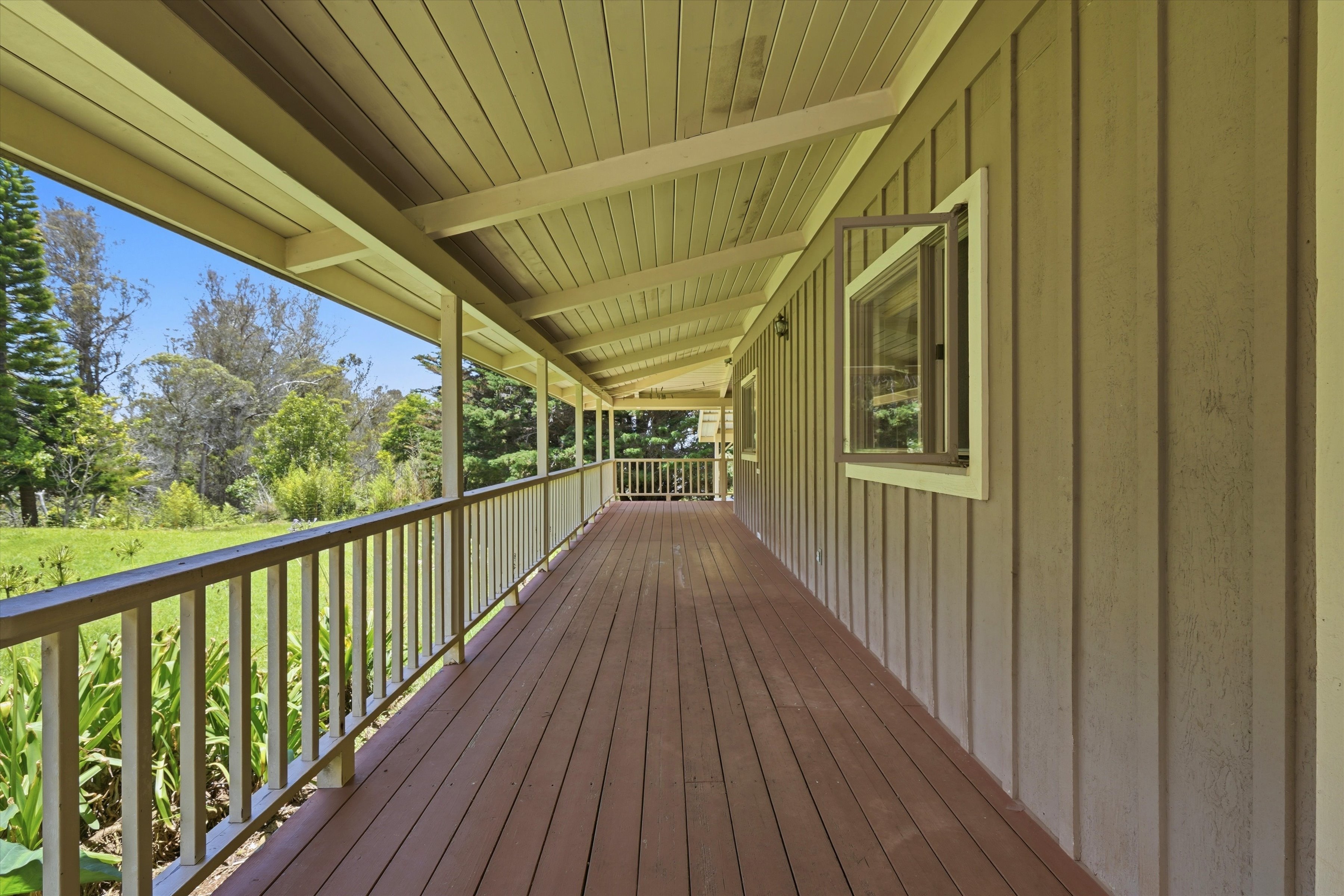  Single-level home on 2.5 fully fenced and gated acres - 物件實景