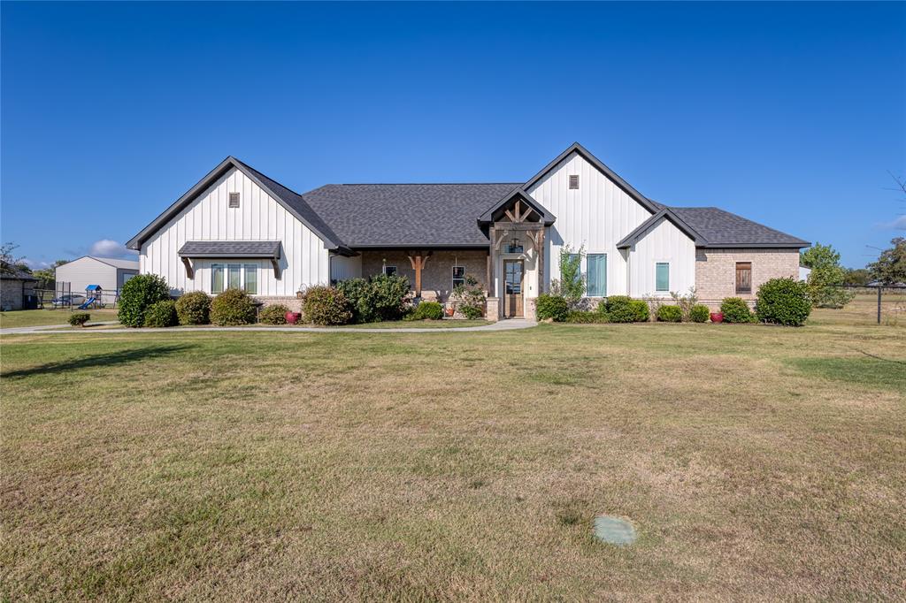 Springtown, Texas, 76082, United States, 4 Bedrooms Bedrooms, ,2 BathroomsBathrooms,Residential,For Sale,1980102