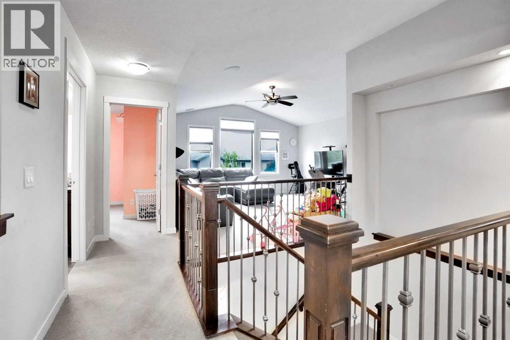 CALGARY, Alberta, T2X 0J7, CA, 3 Bedrooms Bedrooms, ,2 BathroomsBathrooms,Residential,For Sale,1947364