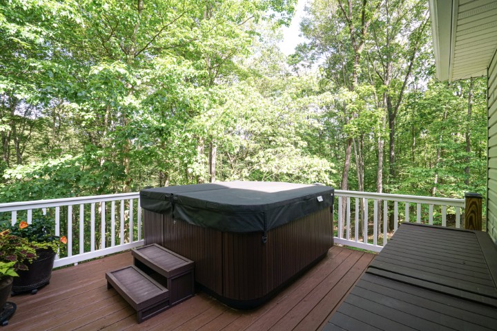 Horner, West Virginia, 26732, United States, 4 Bedrooms Bedrooms, ,4 BathroomsBathrooms,Residential,For Sale,1955004