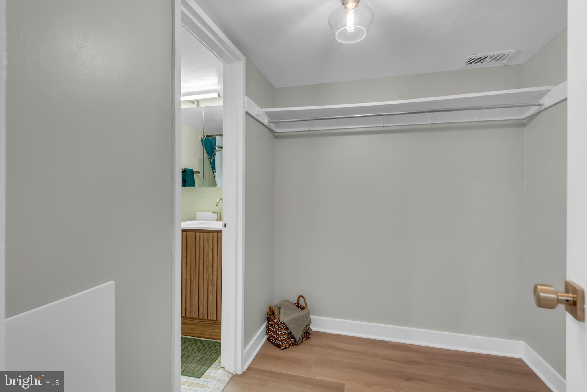 Washington, District of Columbia, 20024, United States, 3 Bedrooms Bedrooms, ,3 BathroomsBathrooms,Residential,For Sale,1943567