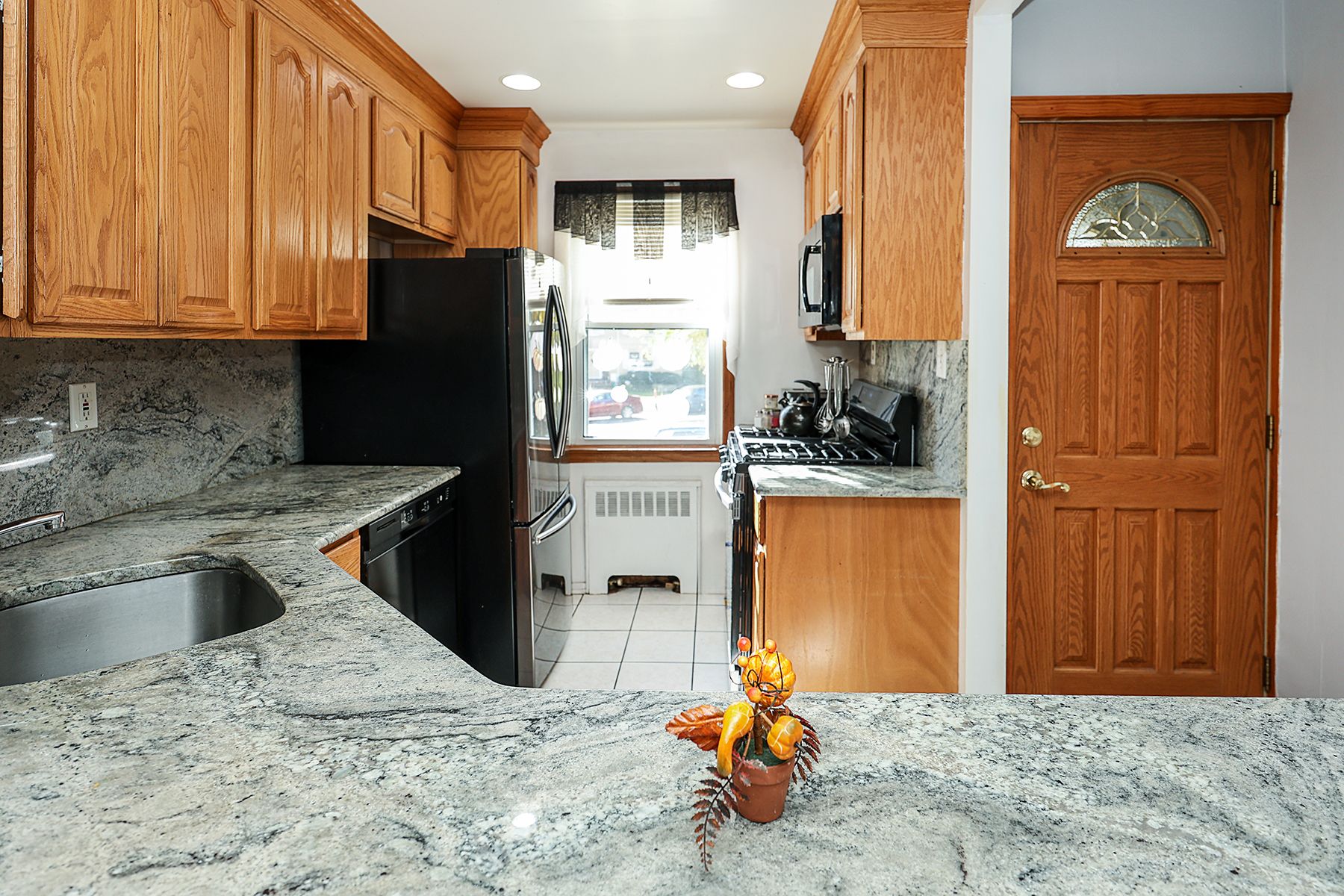  251-37 71st Road, Glen Oaks, NY, 11426 - 物件實景