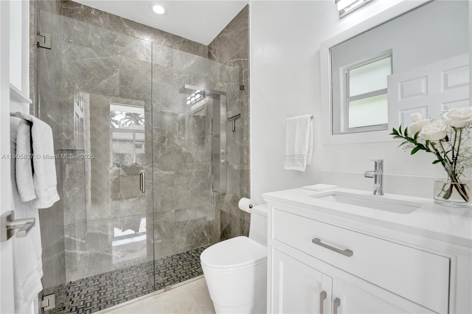 Weston, Florida, 33327, United States, 5 Bedrooms Bedrooms, ,3 BathroomsBathrooms,Residential,For Sale,1991859