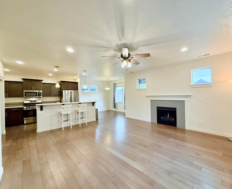 Redmond, Oregon, 97756, United States, 3 Bedrooms Bedrooms, ,3 BathroomsBathrooms,Residential,For Sale,1736801