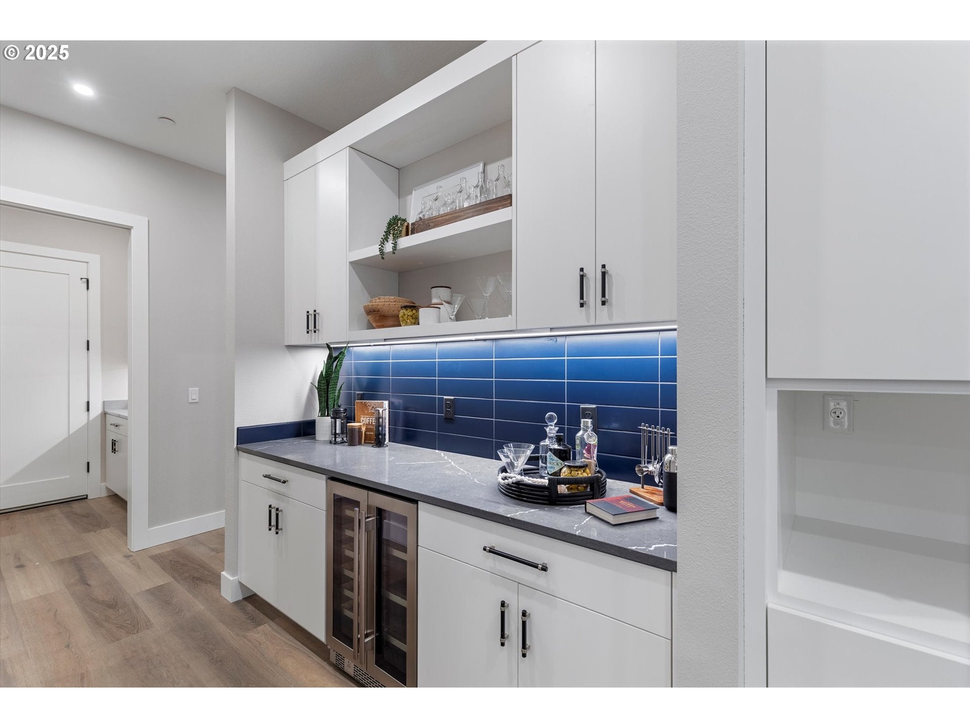 CannonBeach, Oregon, 97110, United States, 4 Bedrooms Bedrooms, ,4 BathroomsBathrooms,Residential,For Sale,2003076