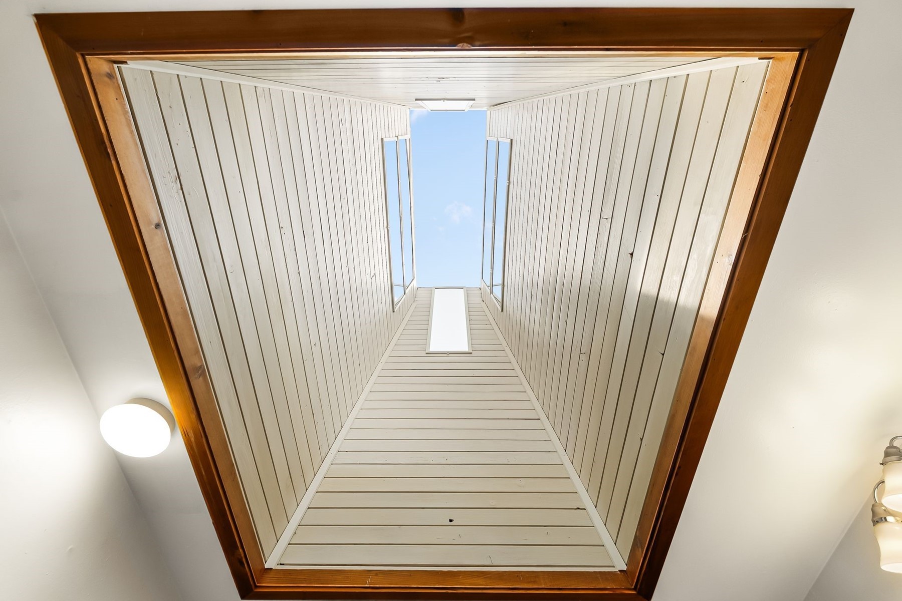  Tree Farm & Home on 6+ Acres - 物件實景