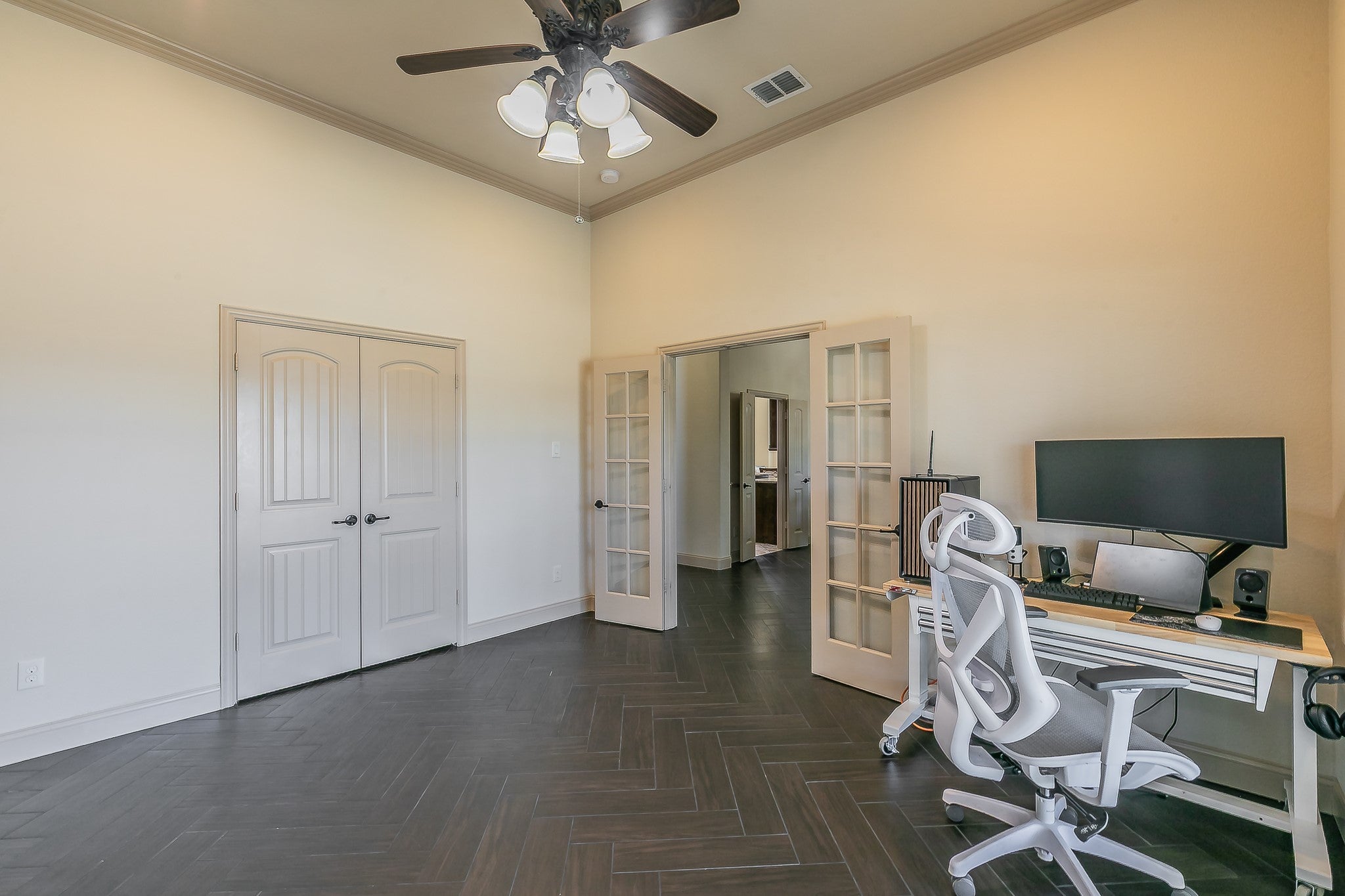 Fort Worth, Texas, 76179, United States, 5 Bedrooms Bedrooms, ,3 BathroomsBathrooms,Residential,For Sale,1980950