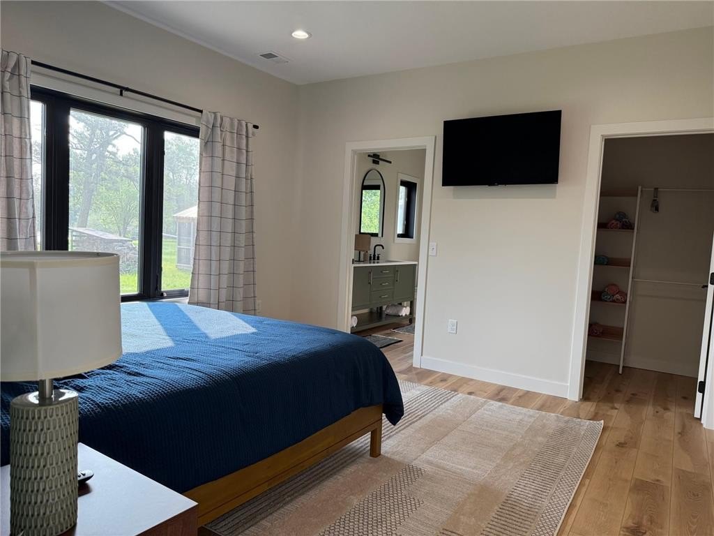 Alexandria, Minnesota, 56308, United States, 4 Bedrooms Bedrooms, ,2 BathroomsBathrooms,Residential,For Sale,2019044