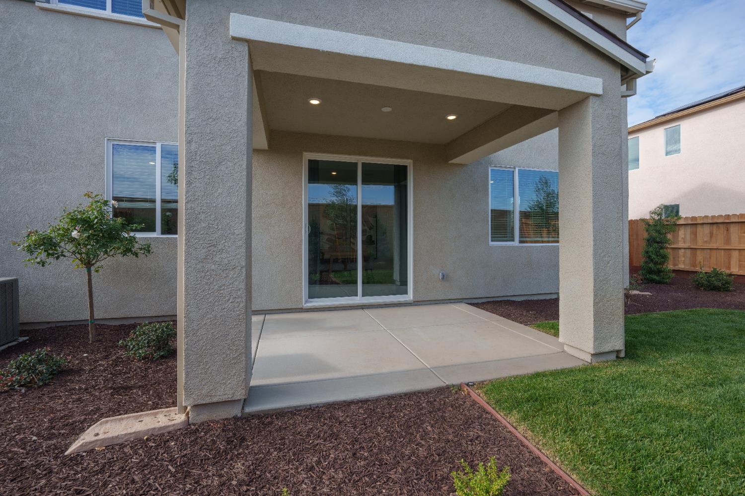 Sacramento, California, 95829, United States, 3 Bedrooms Bedrooms, ,3 BathroomsBathrooms,Residential,For Sale,1933328