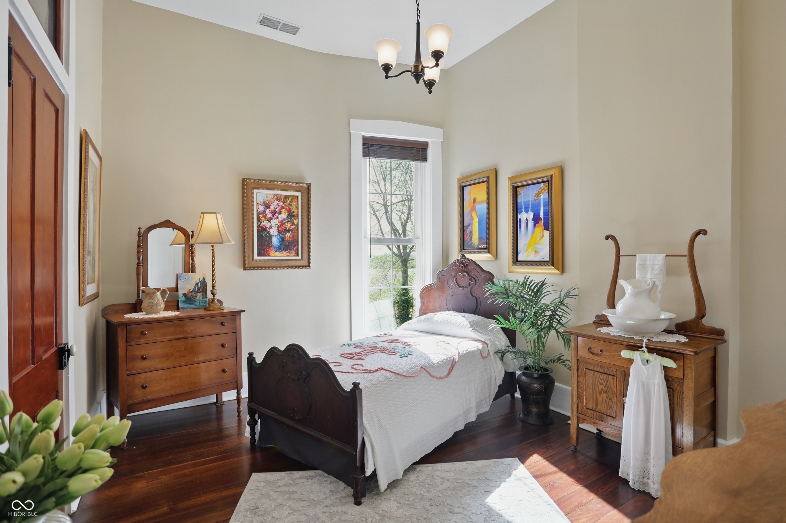 Paragon, Indiana, 46166, United States, 5 Bedrooms Bedrooms, ,2 BathroomsBathrooms,Residential,For Sale,1921702
