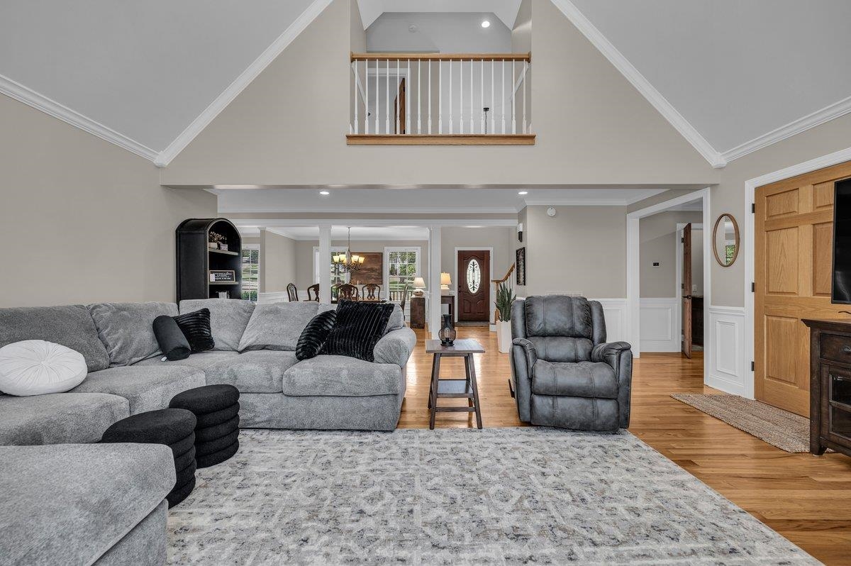 Landrum, South Carolina, 29356, United States, 5 Bedrooms Bedrooms, ,4 BathroomsBathrooms,Residential,For Sale,1915650