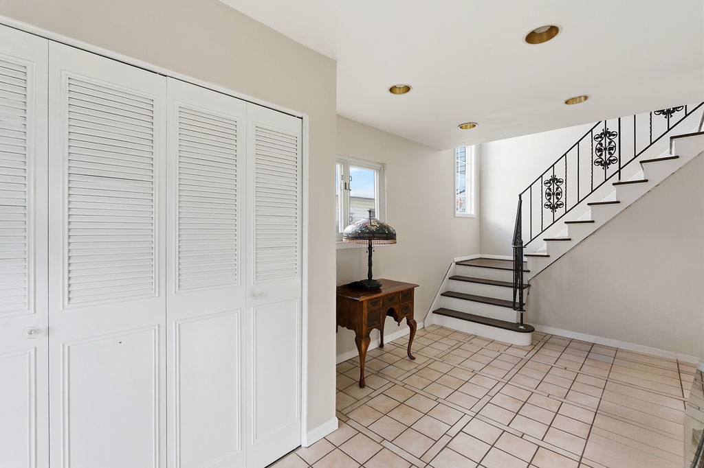 Howard Beach, New York, 11414, United States, 4 Bedrooms Bedrooms, ,3 BathroomsBathrooms,Residential,For Sale,1992466