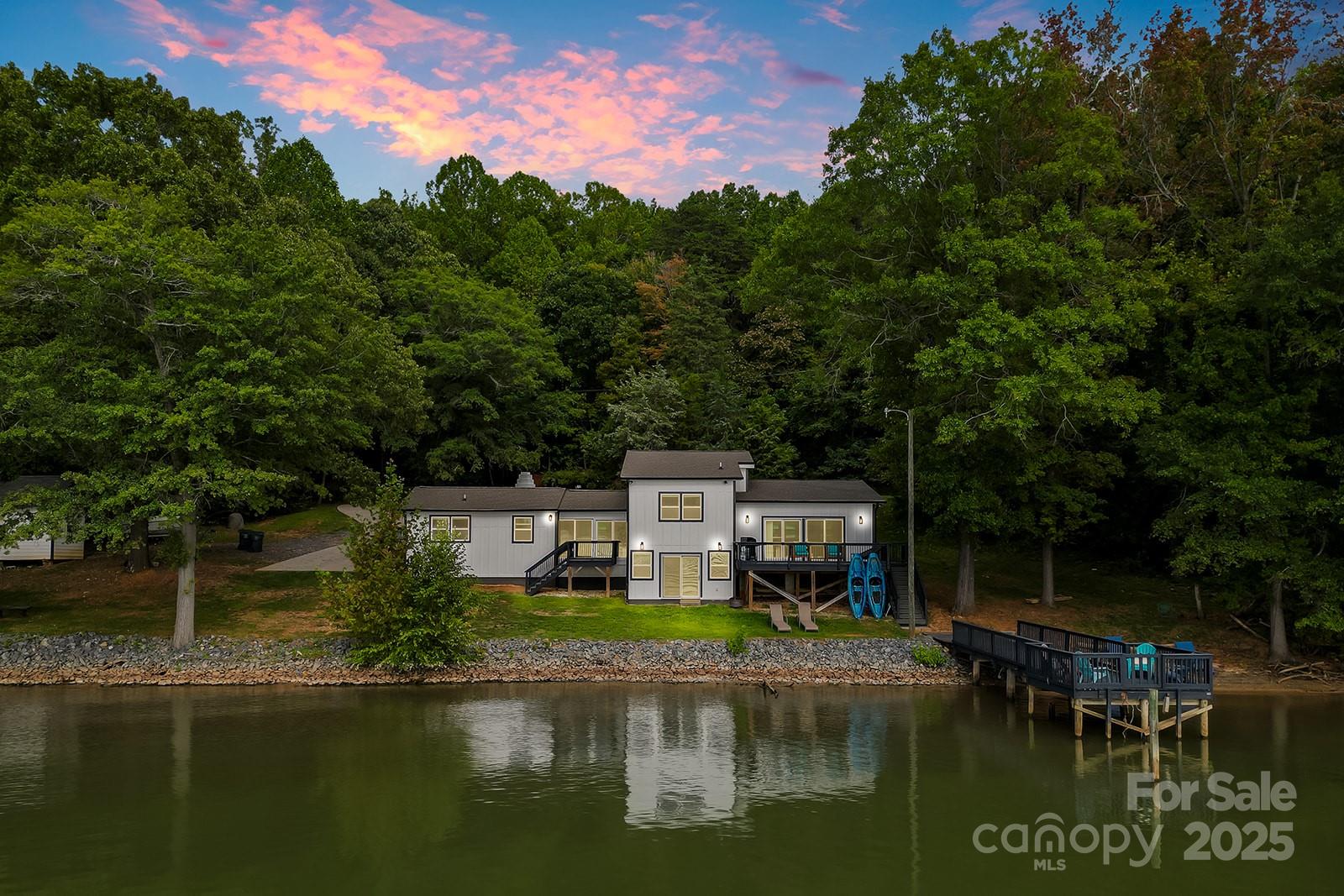 Charlotte, North Carolina, 28278, United States, 3 Bedrooms Bedrooms, ,3 BathroomsBathrooms,Residential,For Sale,1986488