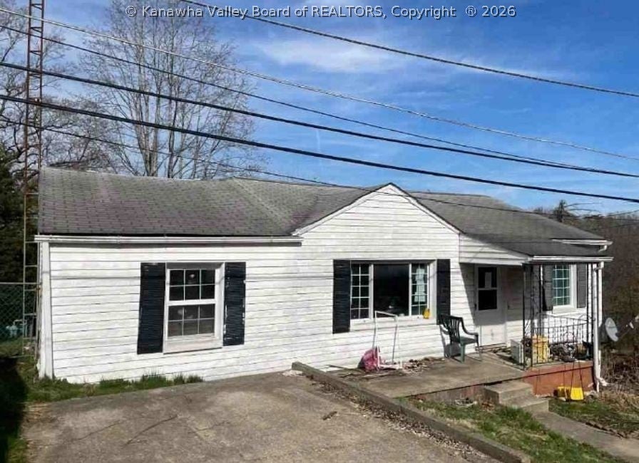 Christa Cir, South Charleston, WV 25309