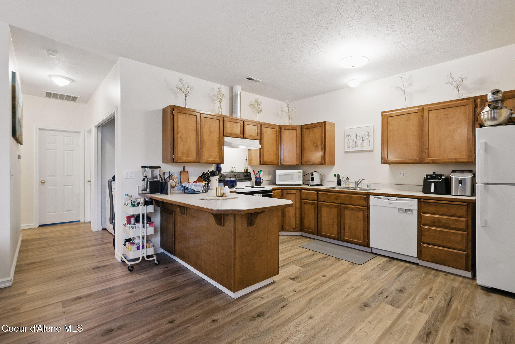 Newman Lake, Washington, 99025, United States, 6 Bedrooms Bedrooms, ,5 BathroomsBathrooms,Residential,For Sale,1798290